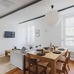 Modern Apartment -2Br-4P- Marais